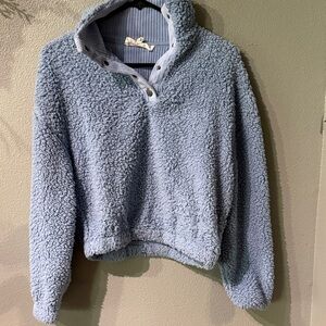 Hippie Rose XS. Cozy Light Blue Sherpa Pullover